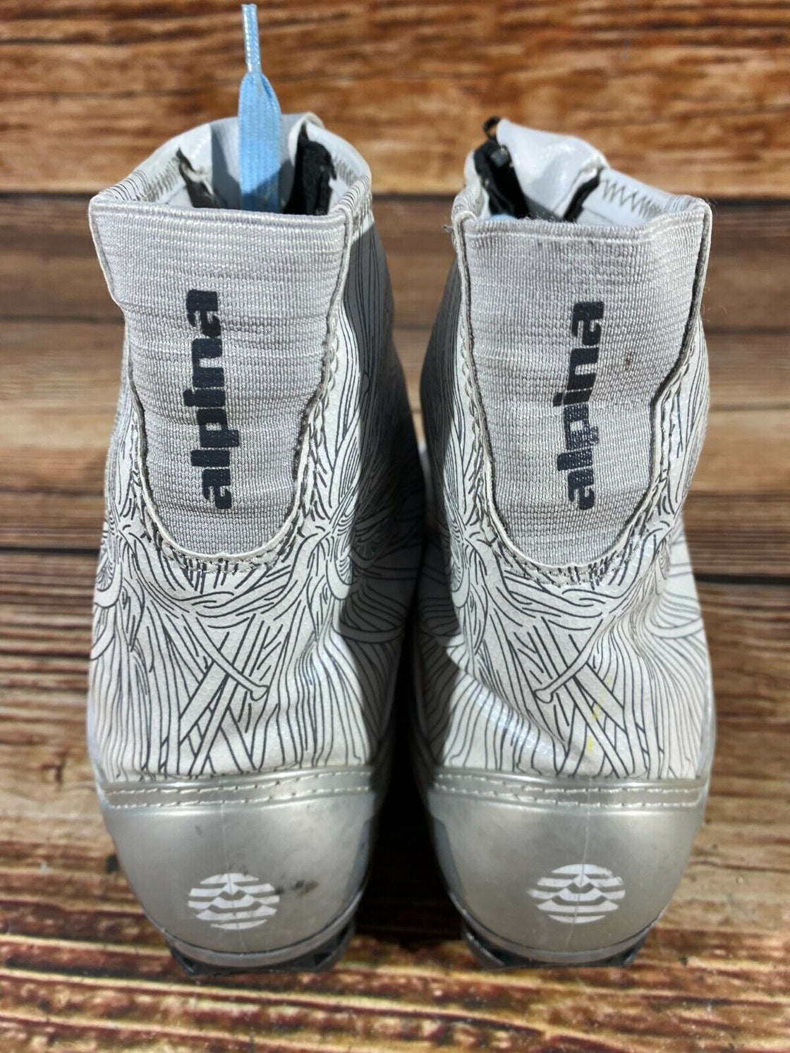 Alpina T28Eve Nordic Cross Country Ski Boots Size EU39 US7 NNN bindings 671