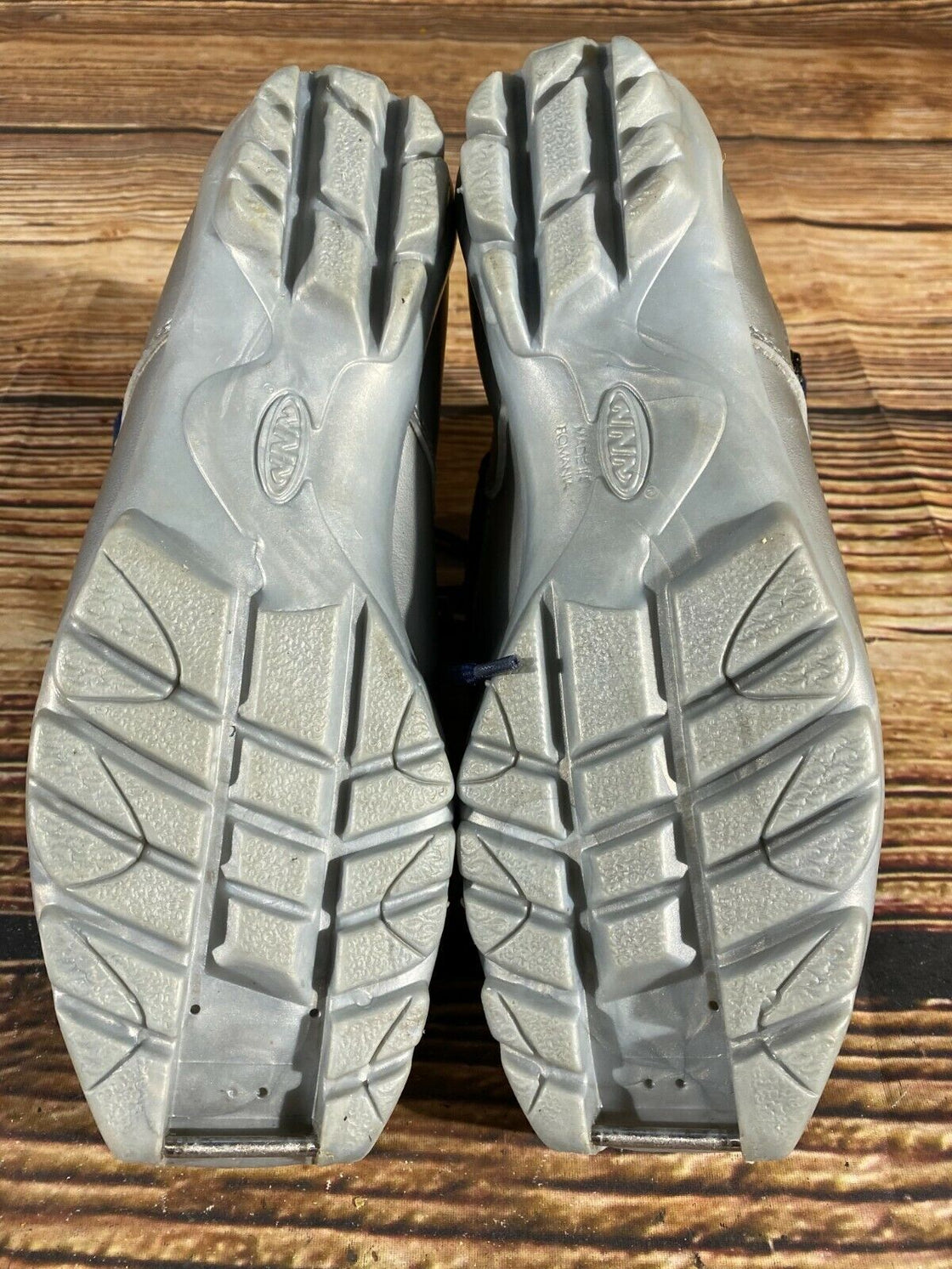 Alpina 311 Nordic Cross Country Ski Boots Size EU39 US7 NNN bindings