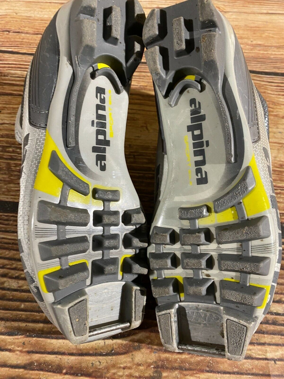 Alpina SR20 Nordic Cross Country Ski Boots Size EU37 US5 for NNN 680