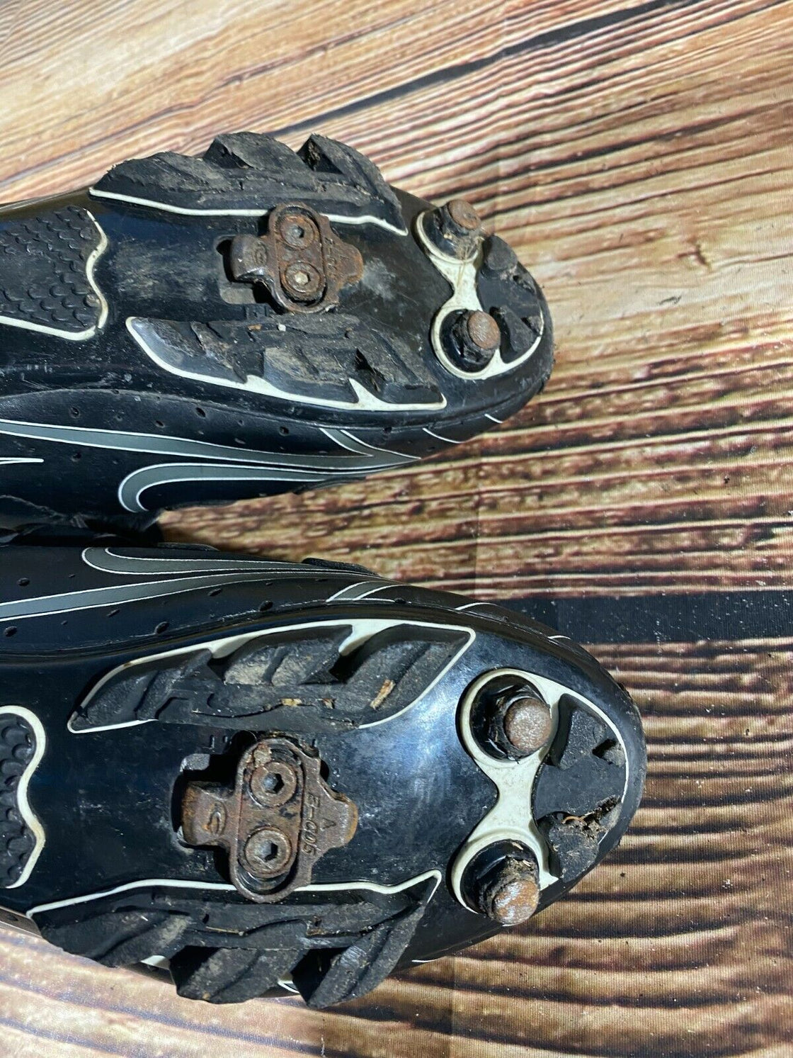 VENTOUX Cycling MTB Shoes Mountain Biking Boots Size EU 41 with SPD Cleats