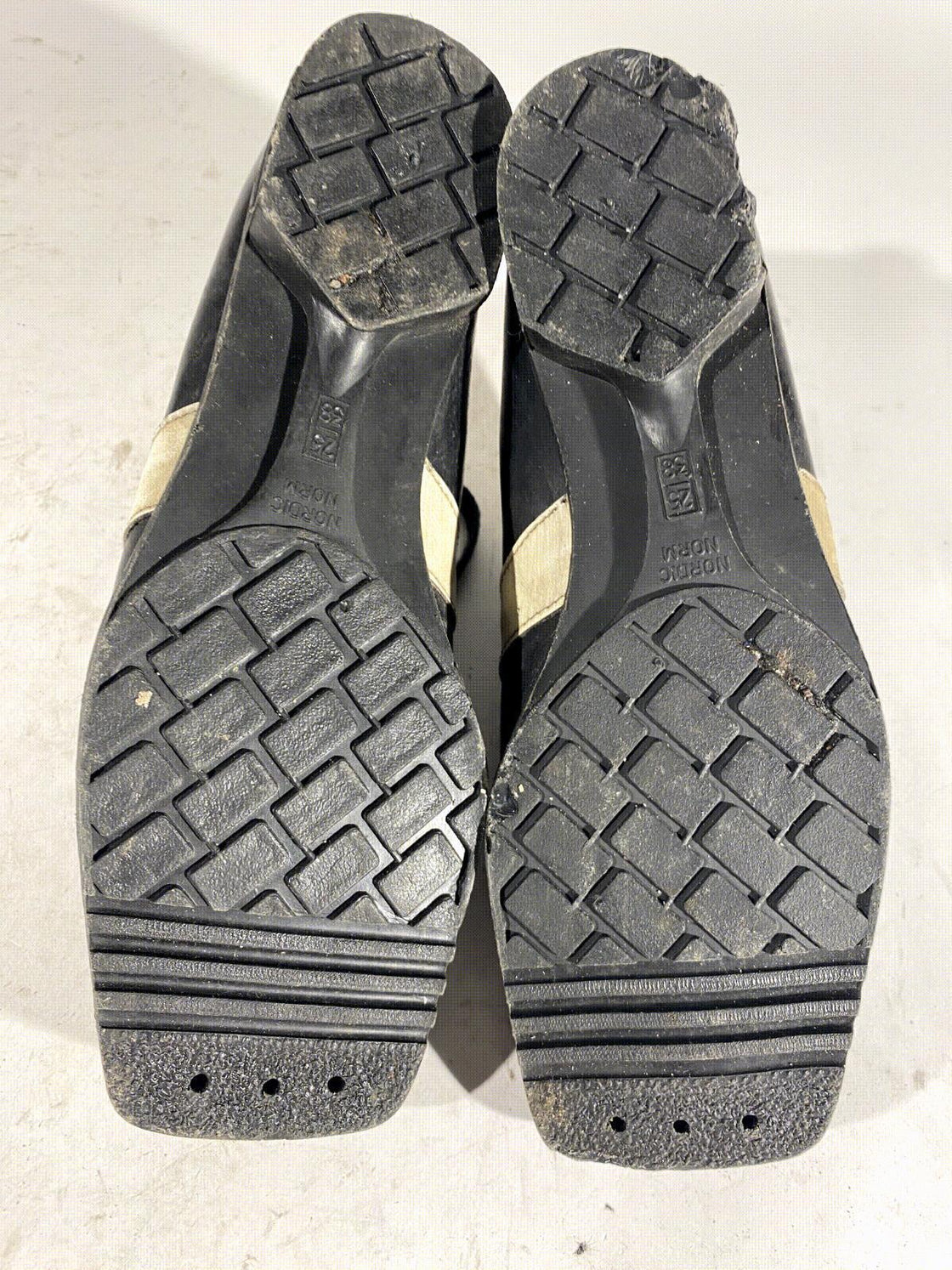 Vintage Nordic Cross Country Ski Boots EU38, US5.5 for NN 75mm