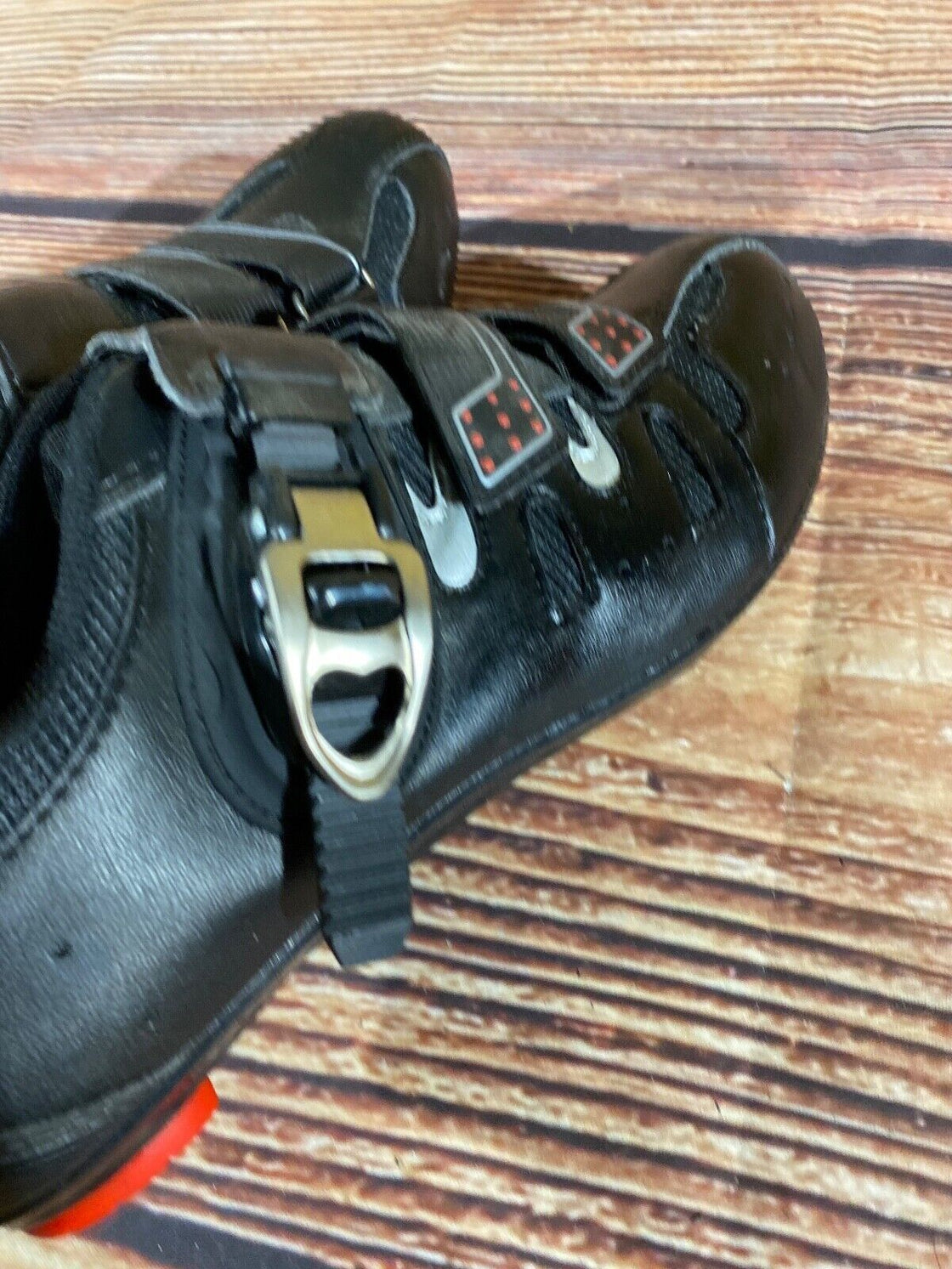 NEW Road Cycling Shoes 3 Bolts Size EU43 US9 Mondo 268
