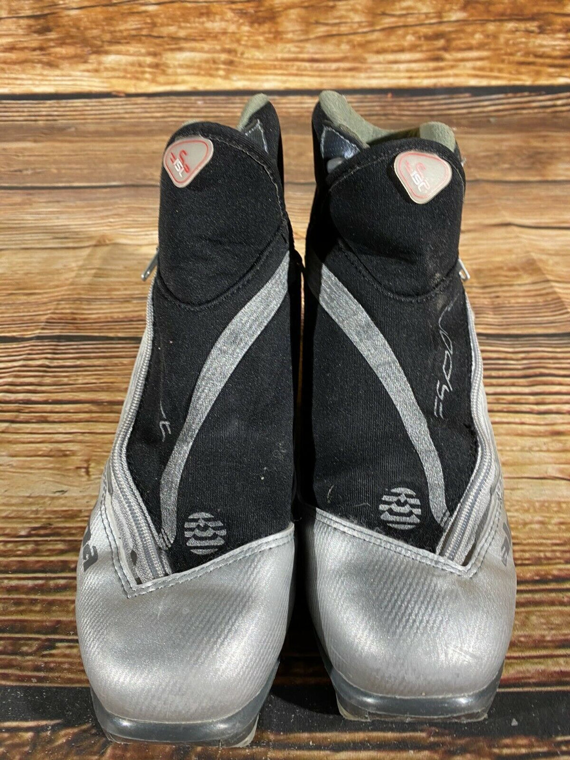 Alpina SP15L Nordic Cross Country Ski Boots Size EU39 US7 NNN bindings 764