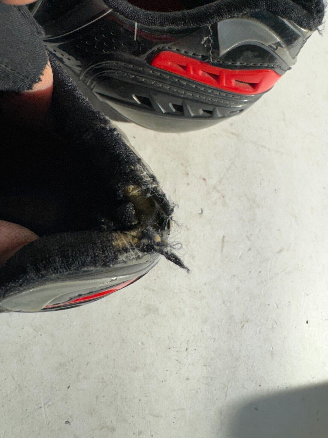 GAERNE Carbon Cycling Road Shoes EU43 US9 UK8 Mondo 270 cs586