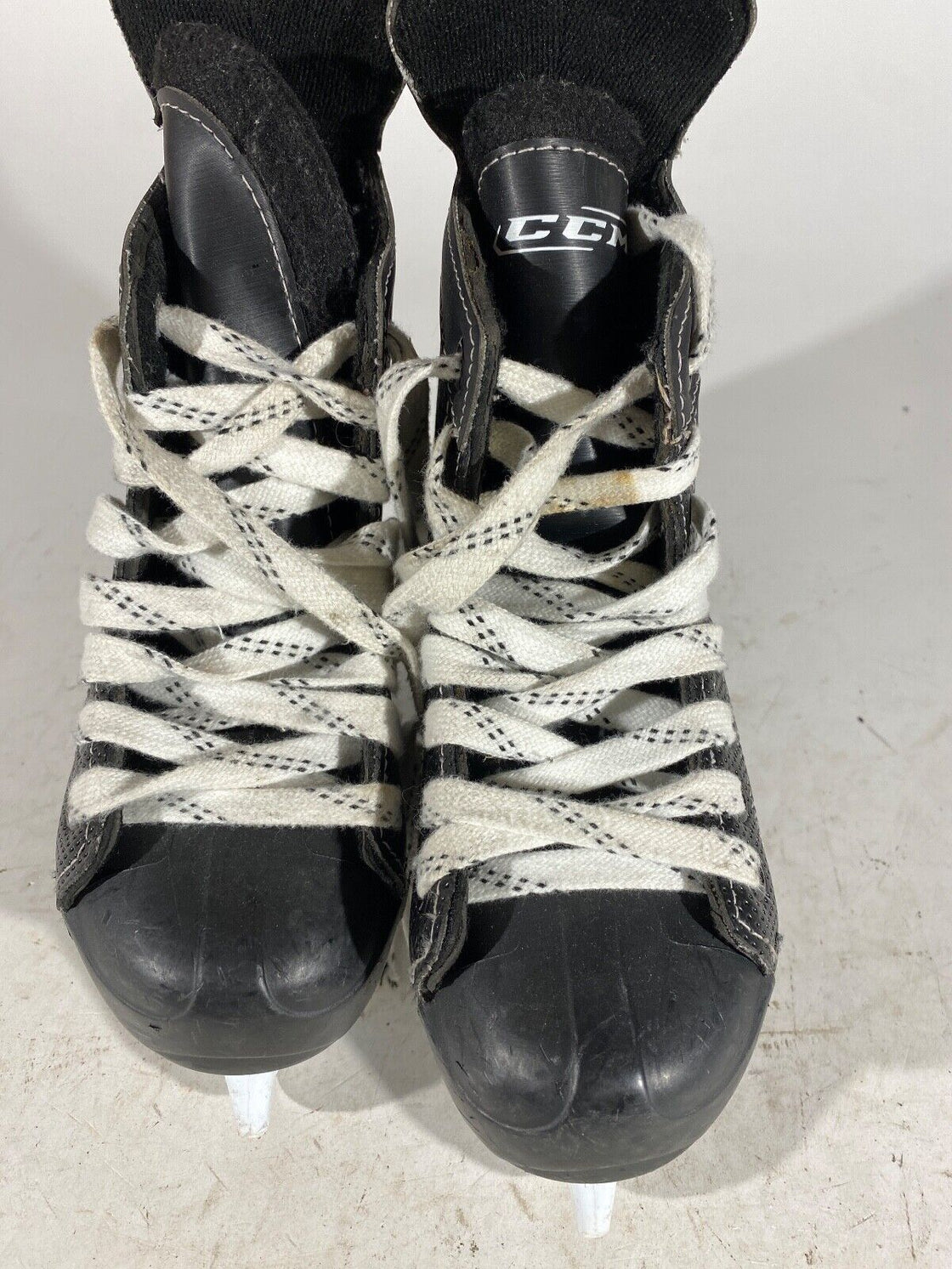 CCM Ice Skates for Ice Hockey Kids / Youth Size EU31 US12.5 Mondo 205 mm IS57