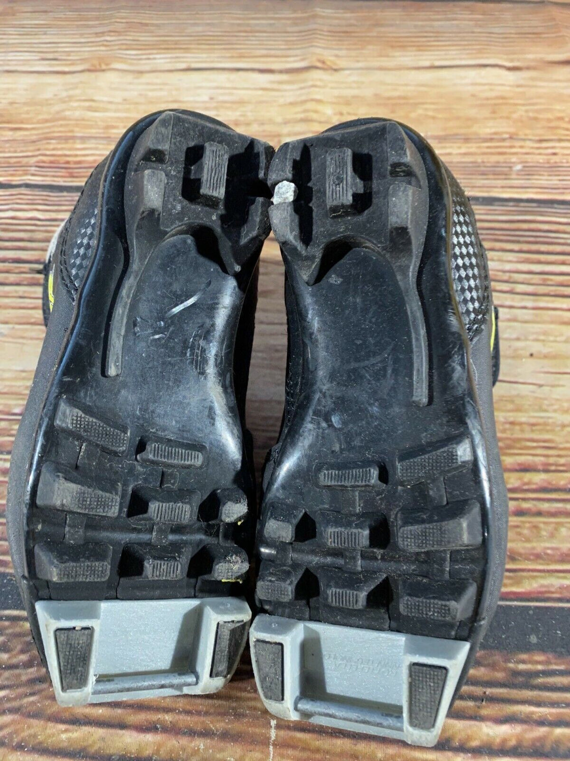 Fischer Ultimate Kids Nordic Cross Country Ski Boots Size EU28 US10.5 NNN F-54