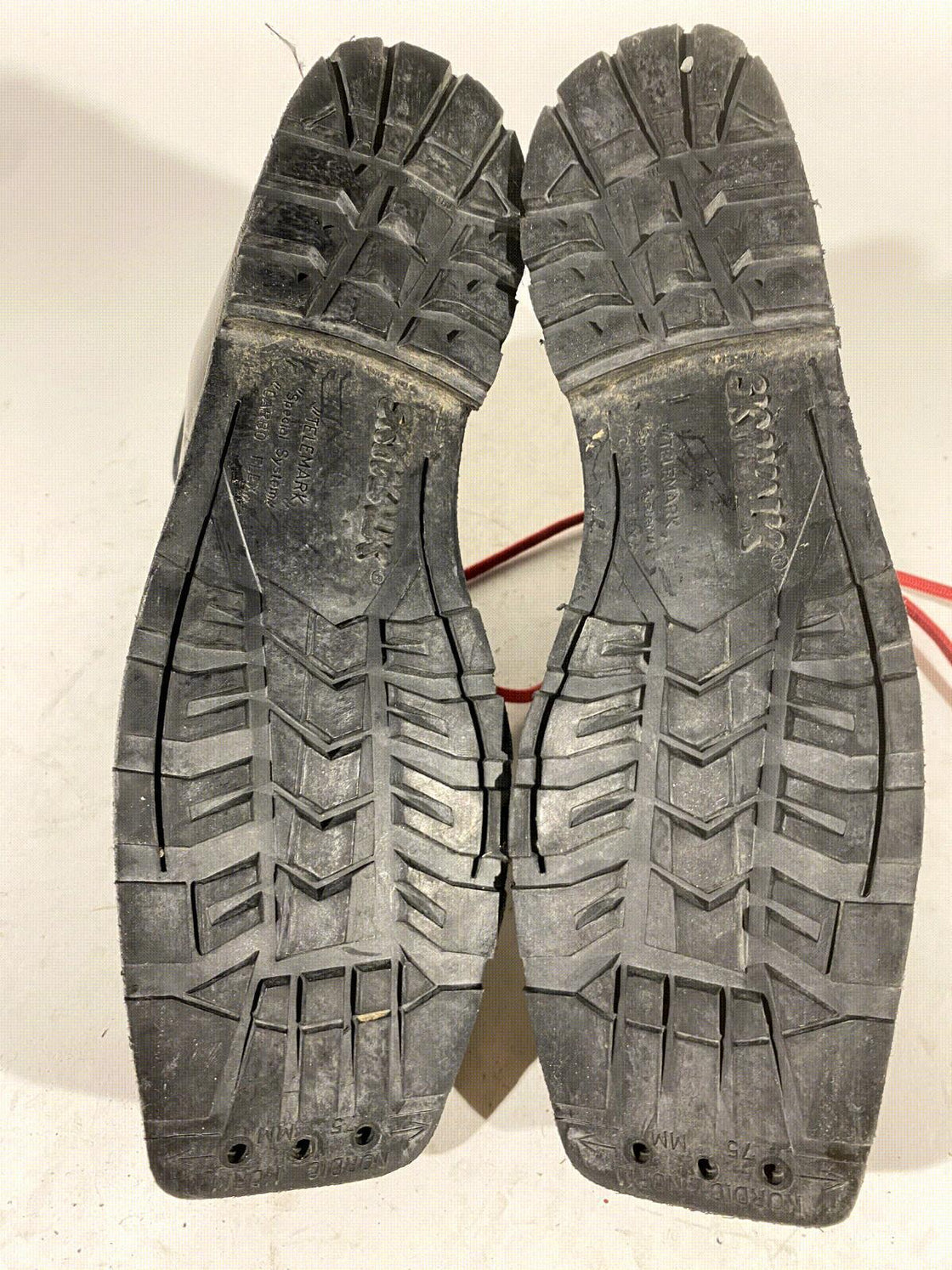 Everest Telemark Nordic Norm Cross Ski Boots Size EU40 US7.5 NN 75mm