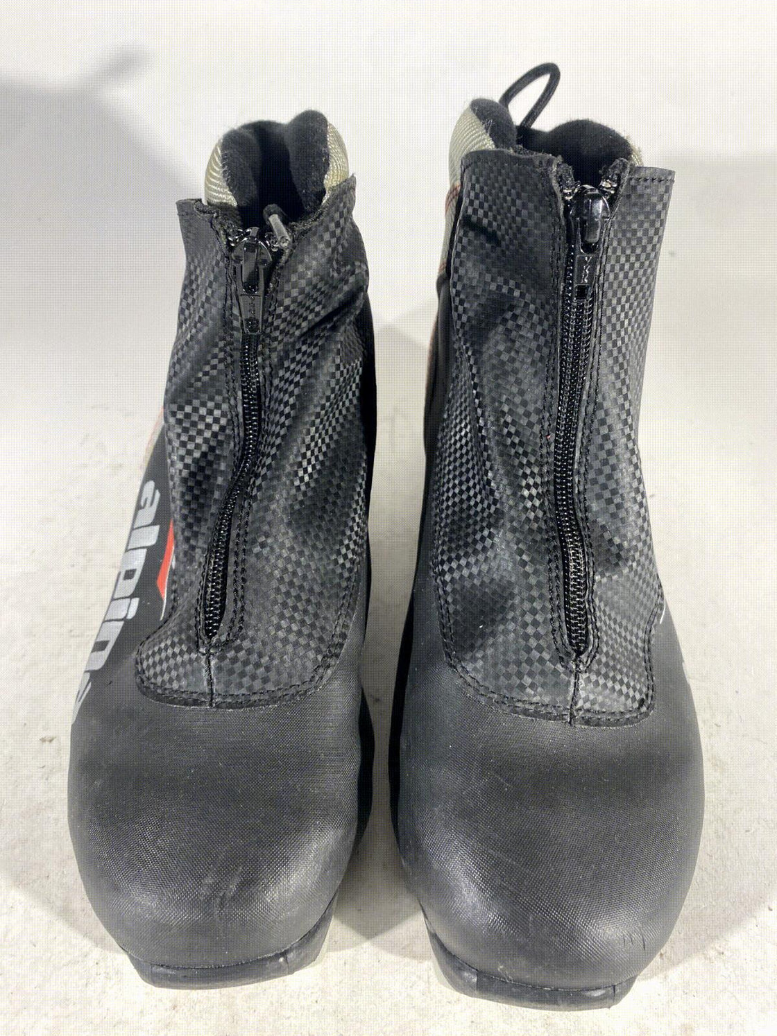 Alpina Touring Nordic Cross Country Ski Boots Size EU41 US8 for NNN 677