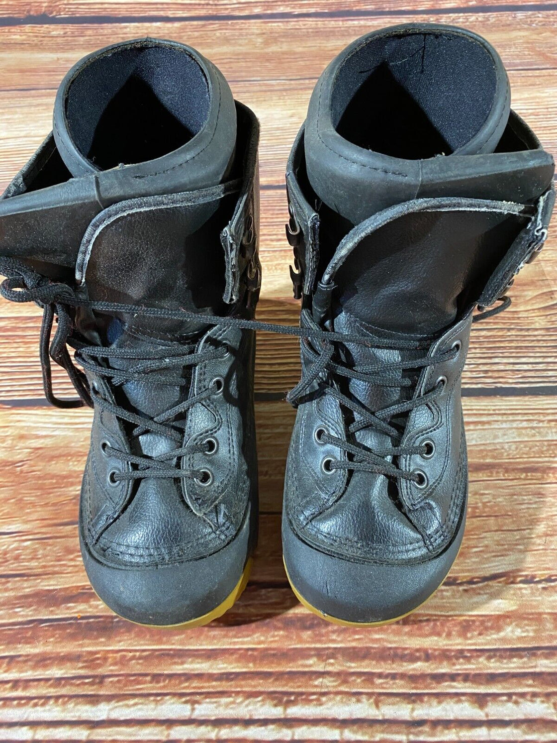 FAST Vintage Snowboard Boots Youth Kids Size EU35, US5, Mondo 222 mm
