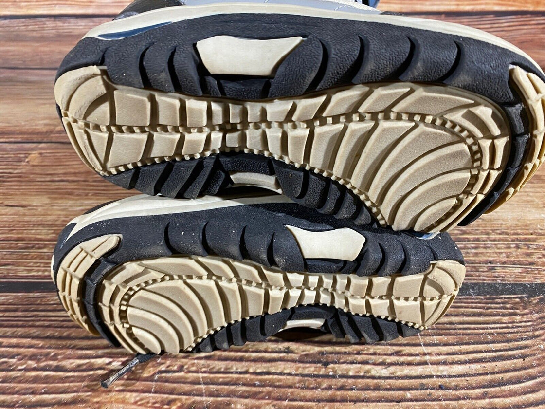 DEELUXE Snowboard Boots Size EU35, US4, UK2.5, Mondo 220 mm C