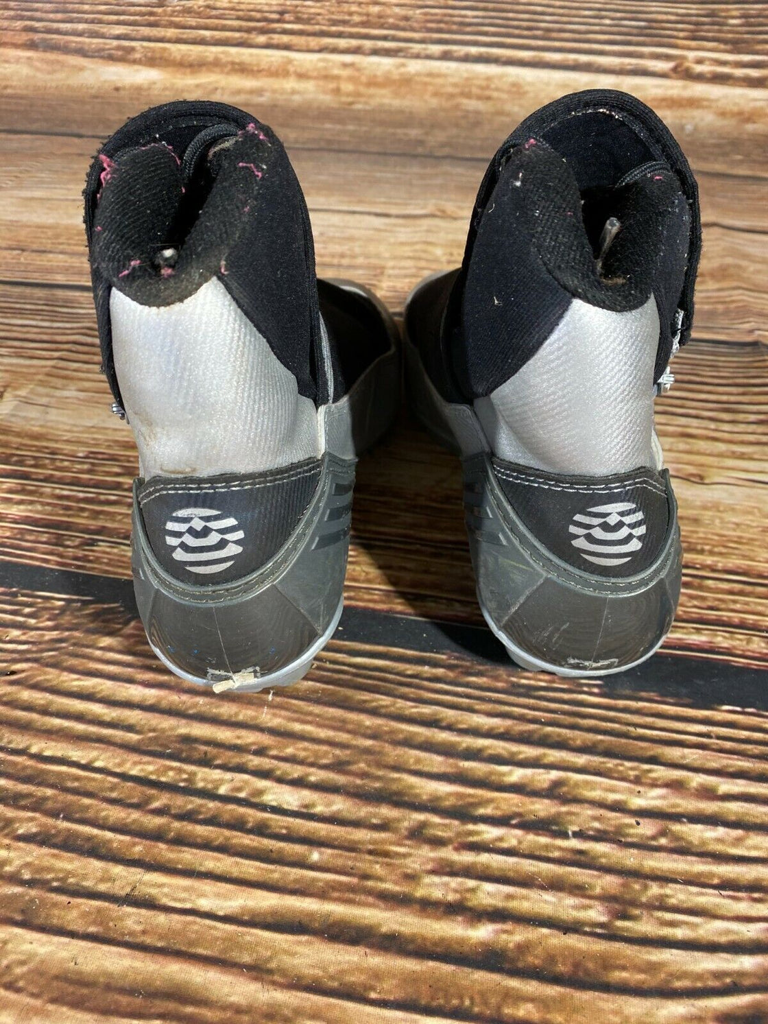 Alpina ST11J Nordic Cross Country Ski Boots Size EU38 US6 NNN bindings