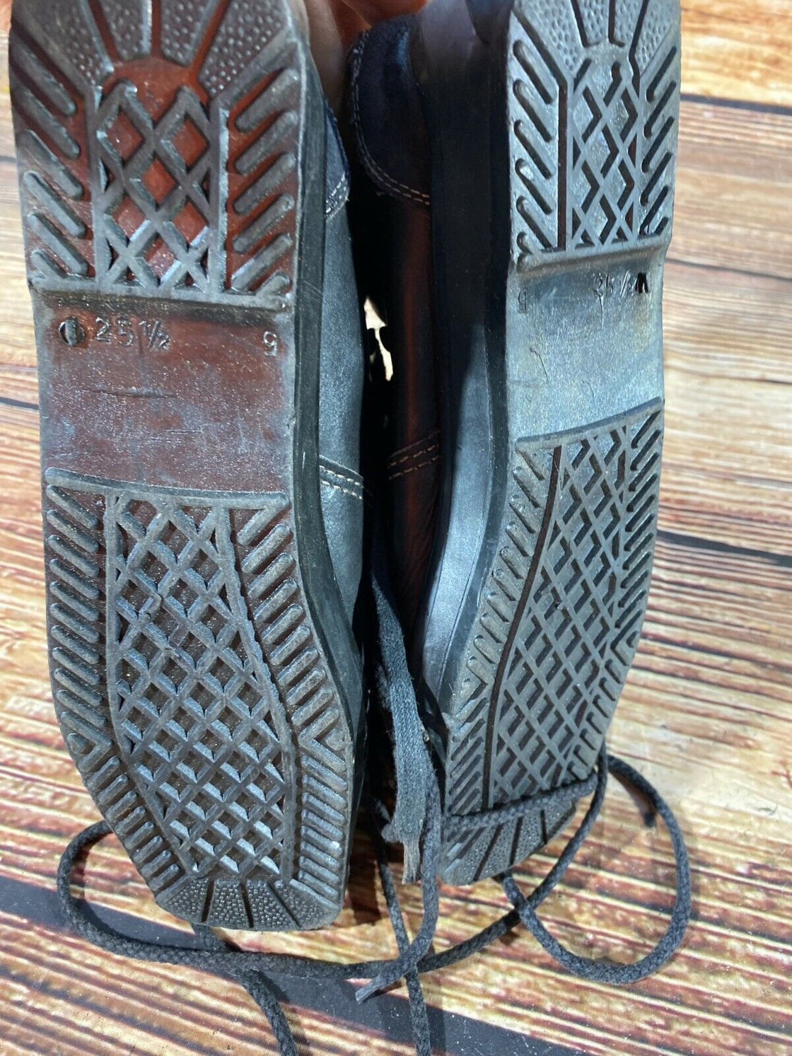 Vintage Alpine Ski Boots Skiing EU38 US5.5 UK5, Mondo 238 Cable Bindings KL156