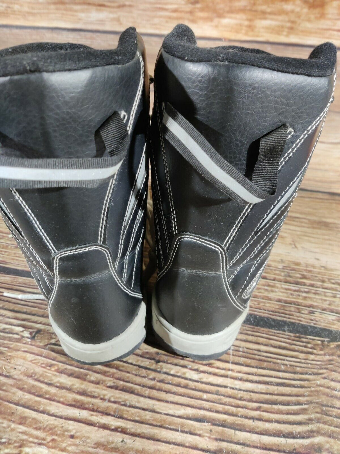 BD Snowboard Boots Size EU40, US7, UK6, Mondo 255 mm A