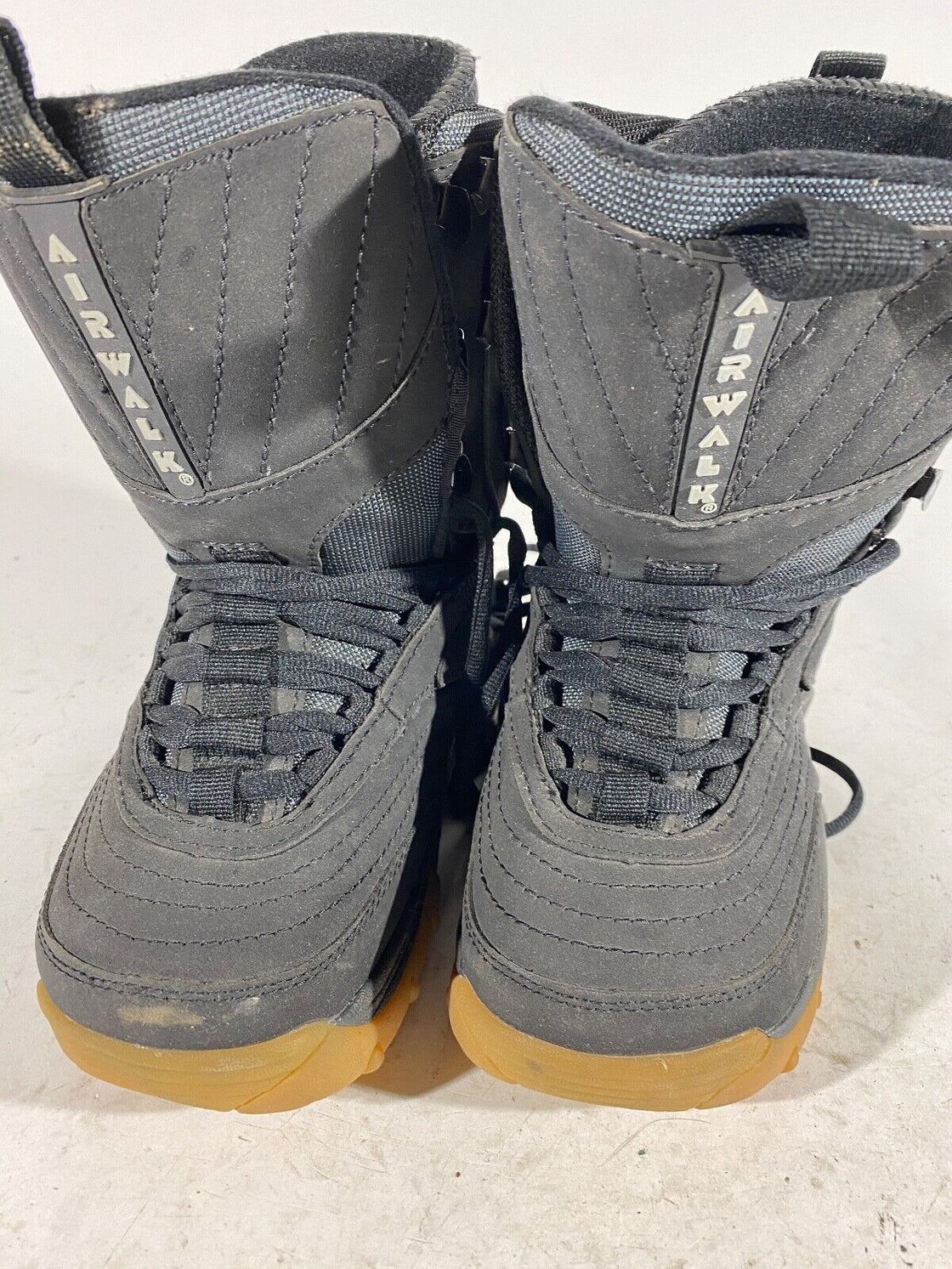 AIRWALK Snowboard Boots Youth Kids Size EU35, US3, UK2, Mondo 215 mm