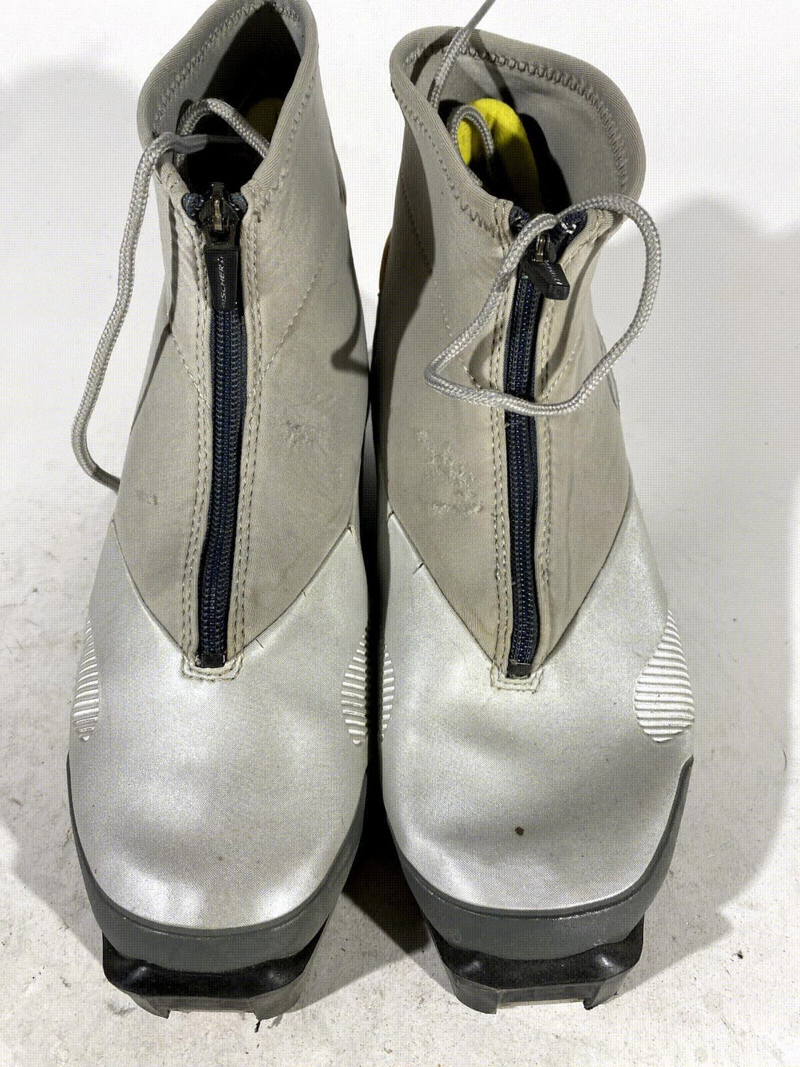 Fischer Touring Nordic Cross Country Ski Boots Size EU42 US9 SNS Profil