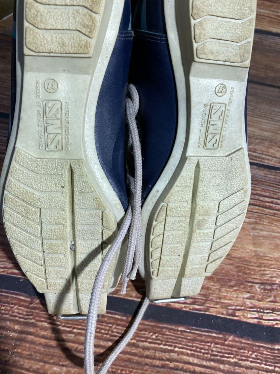 AALTONEN Vintage Nordic Cross Country Ski Boots Size EU37 US5 SNS Old Bindings