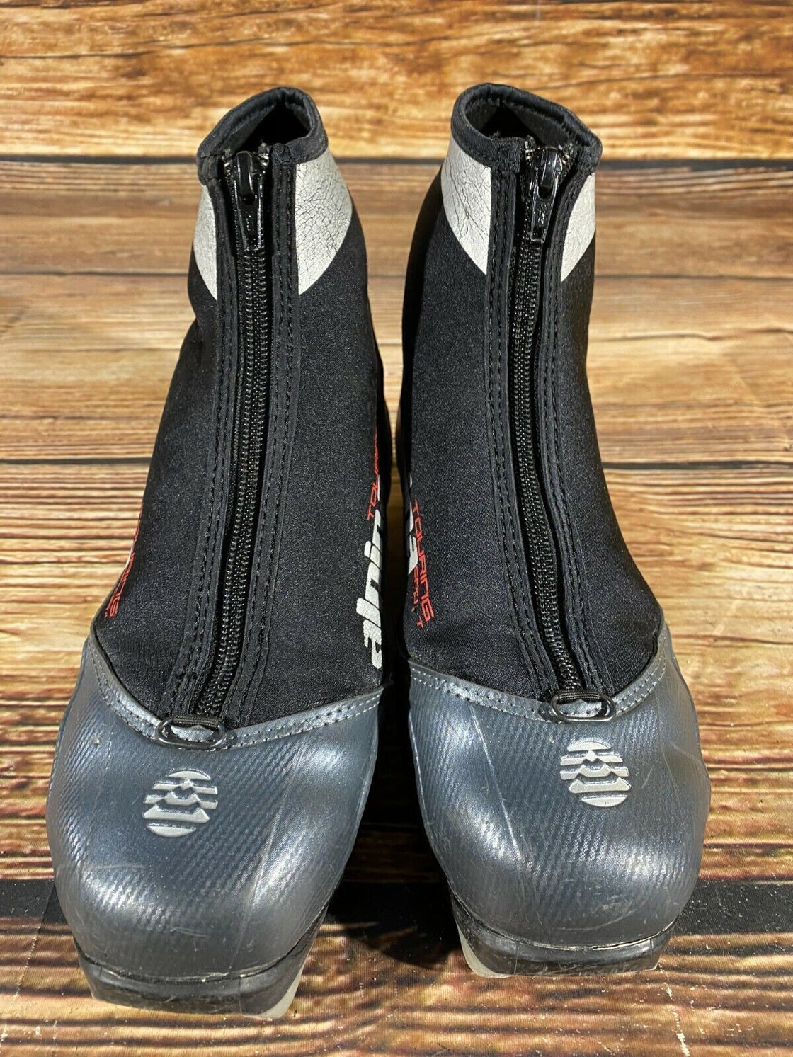 Alpina ST10 Nordic Cross Country Ski Boots Size EU40 US7.5 NNN bindings 572