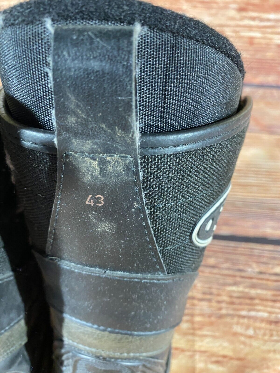 K2 Vintage Snowboard Boots Size EU43, US10, UK9, Mondo 275 mm