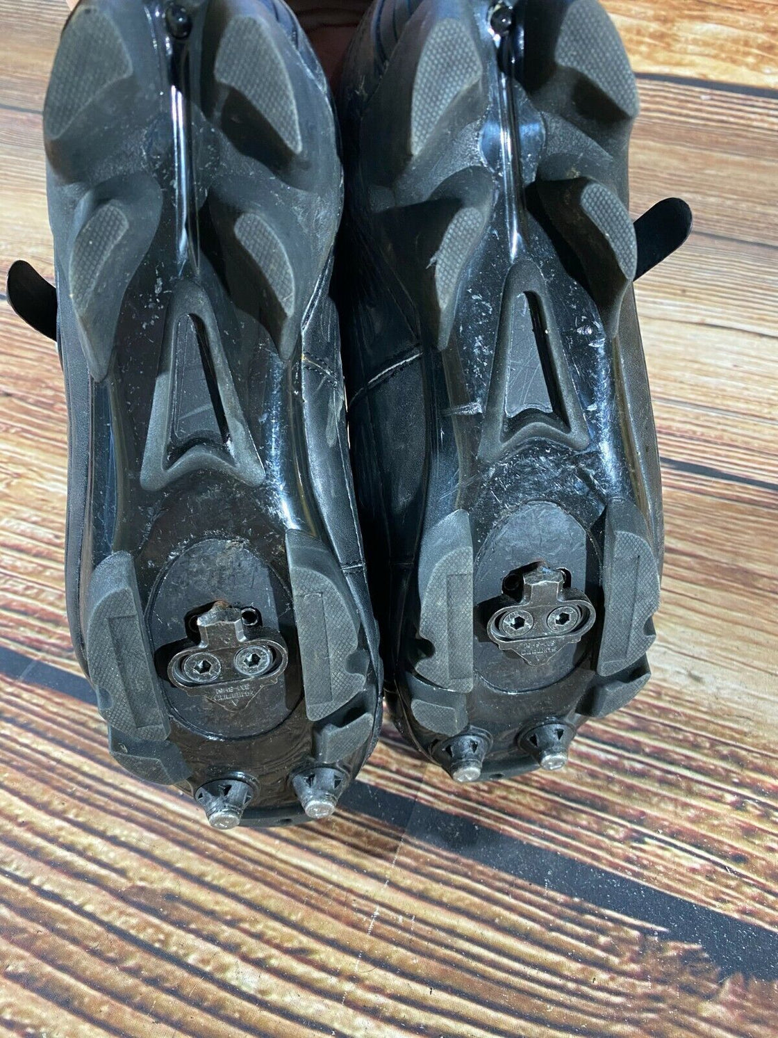 SHIMANO M181 Cycling MTB Shoes Mountain Biking Boots Size EU40 with Cleats