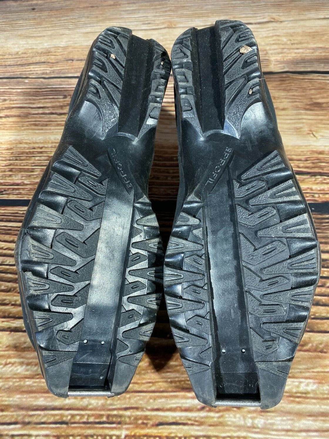 SALOMON Cross Country Ski Boots Size EU39 US7 SNS profil