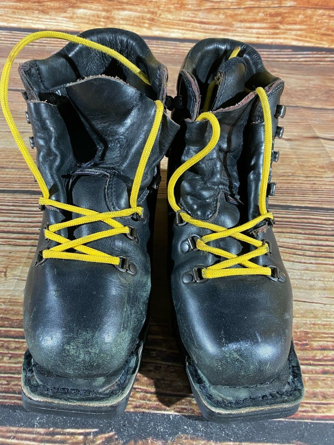 Montagne Telemark Nordic Norm Cross Ski Boots Size EU41 US8 1/2 NN 75mm