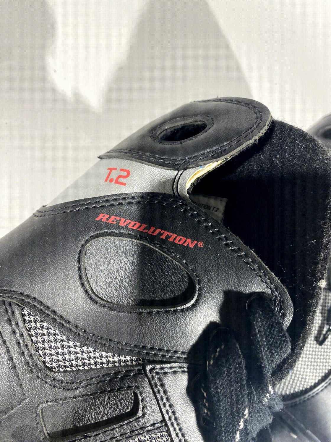 Revolution T2 Ice Skates for Ice Hockey Shoes Size US9 EU42 Mondo 265 IS41