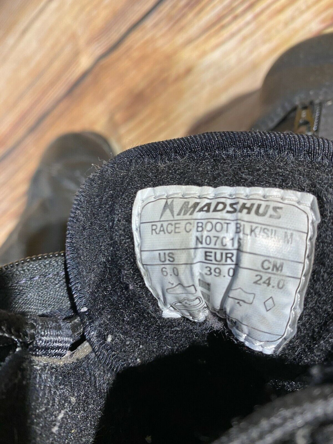 Madshus Race-C Nordic Cross Country Ski Boots Size EU39 US6 NNN bindings