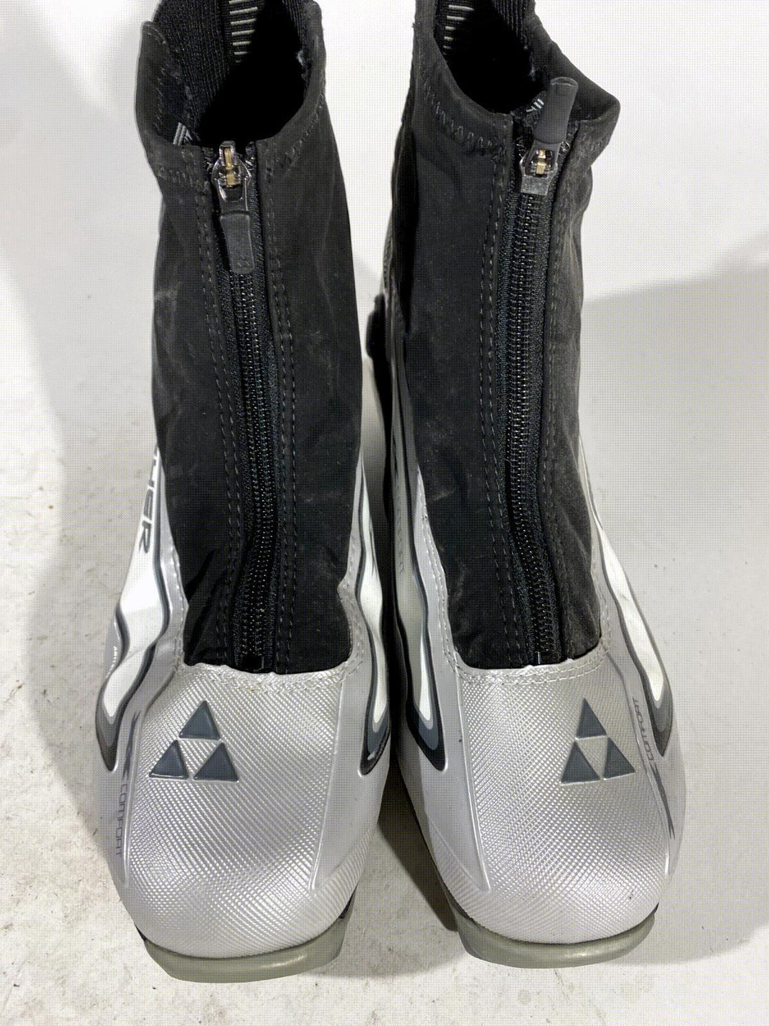 Fischer XC Touring Nordic Cross Country Classic Ski Boots Size EU43 US9.5 NNN