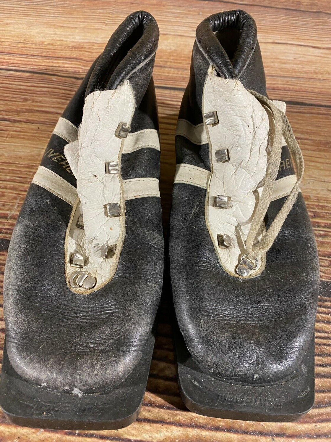 Suveren Vintage Nordic Norm Cross Country Ski Boots Size EU39 US7 NN 75mm