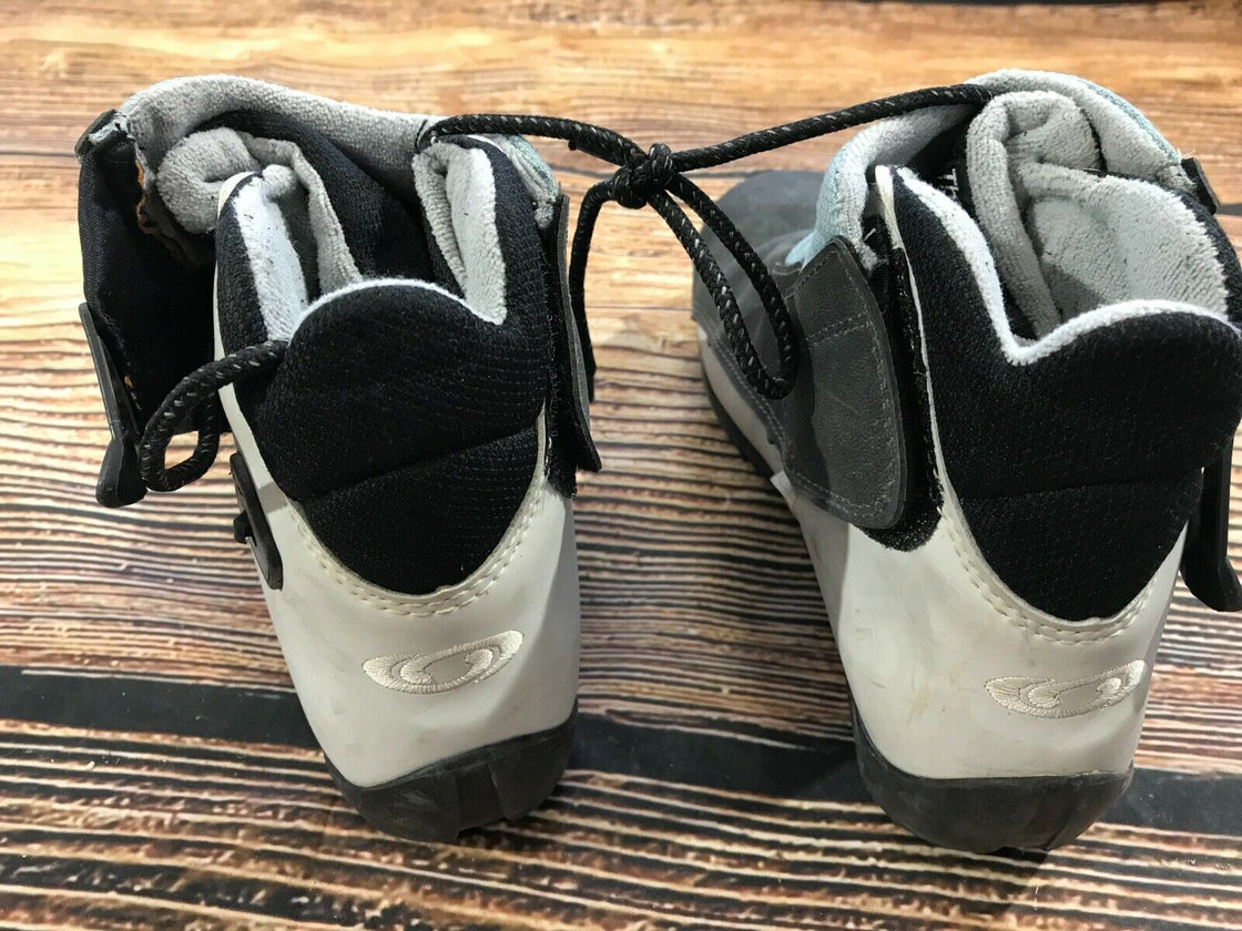 SALOMON Nordic Cross Country Ski Boots Size EU39 US7 SNS Profil