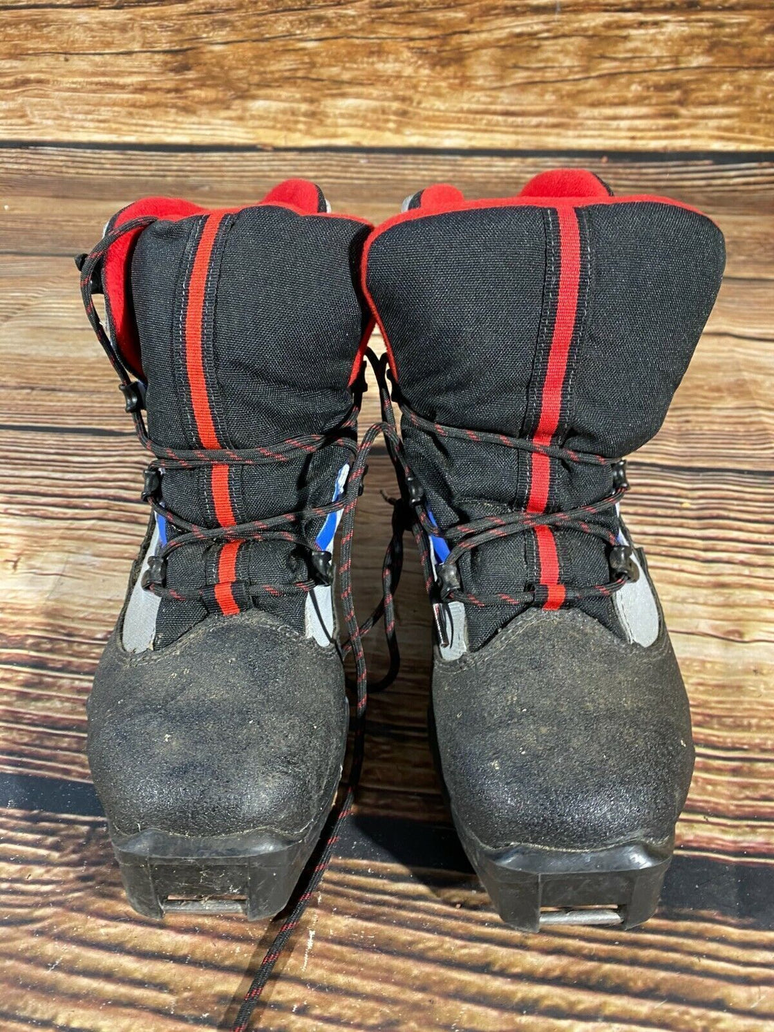 SALOMON Nordic Cross Country Ski Boots Size EU39 US6 SNS profil