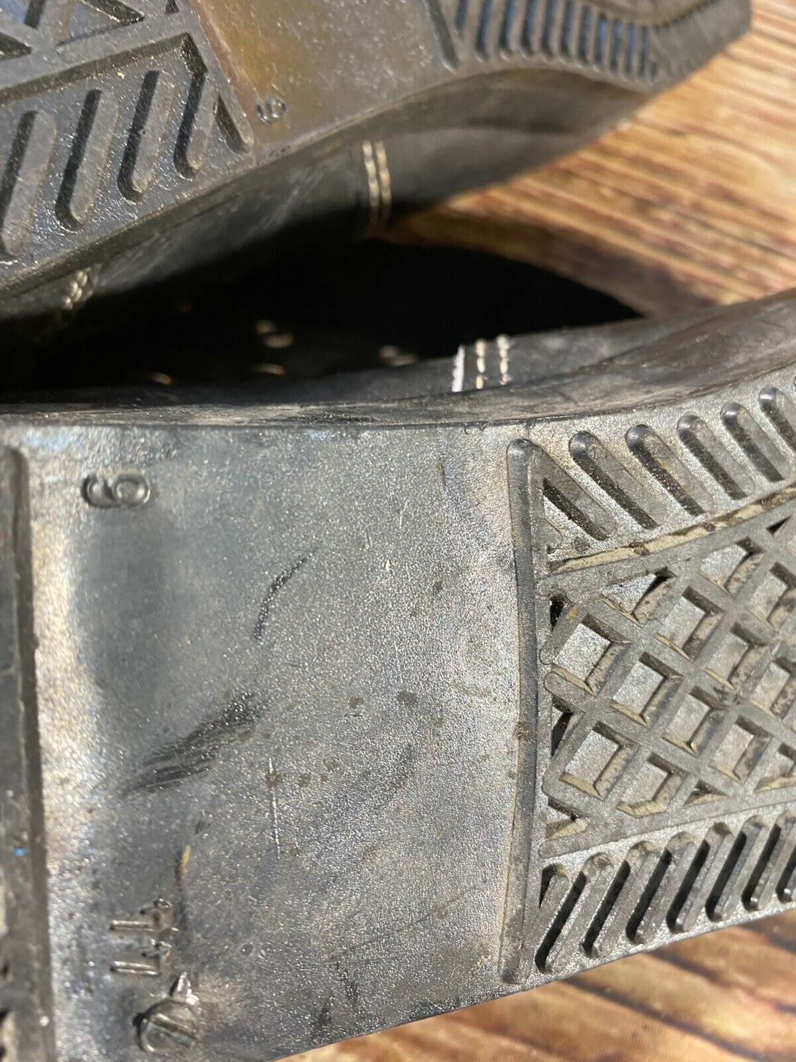 Vintage Alpine Ski Boots for Cable Bindings Size EU44, US10, UK9, Mondo 275