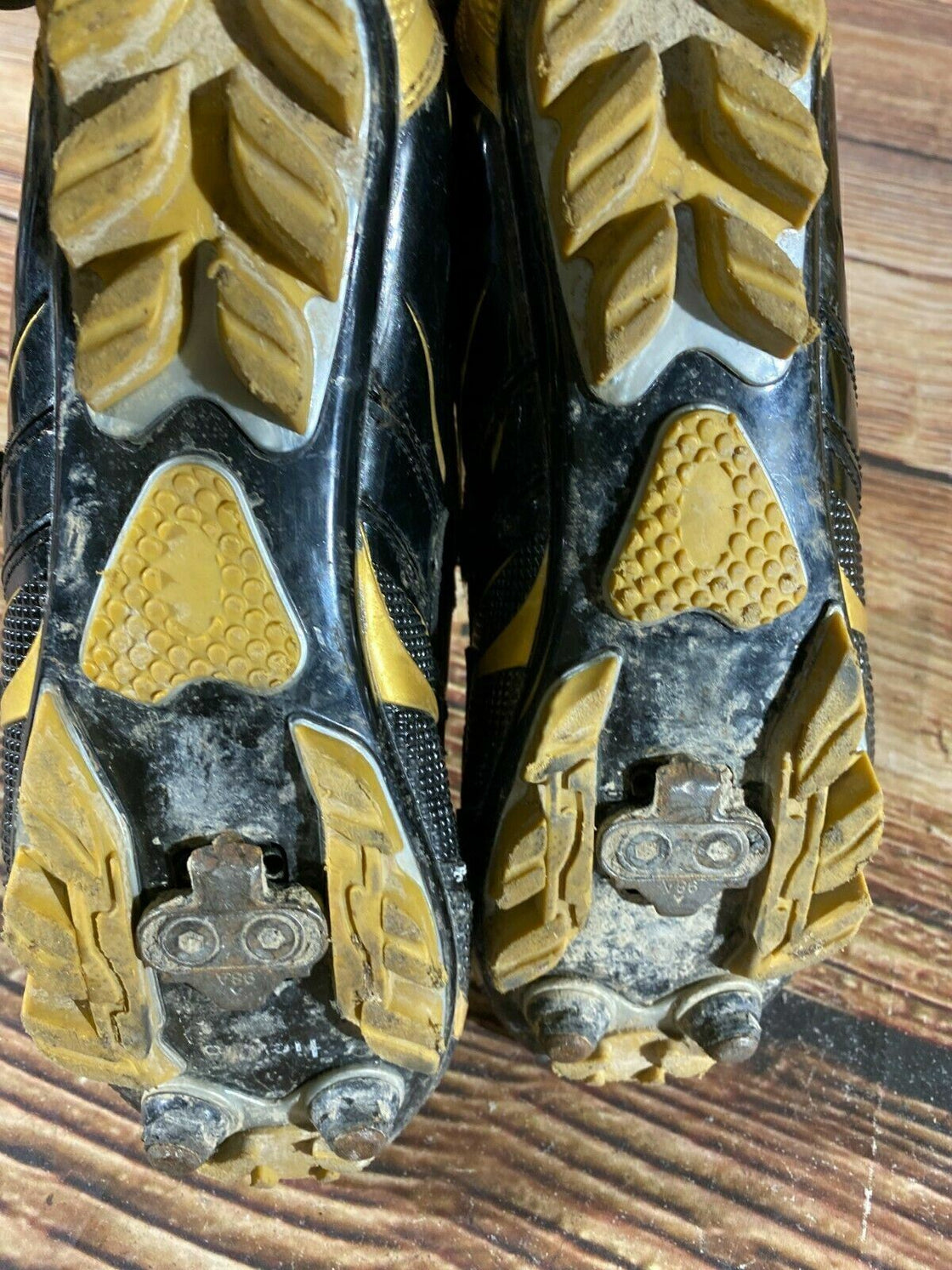 TIEBAO Cycling MTB Shoes Mountain Bike Shoes Size EU40 MTB Shoes