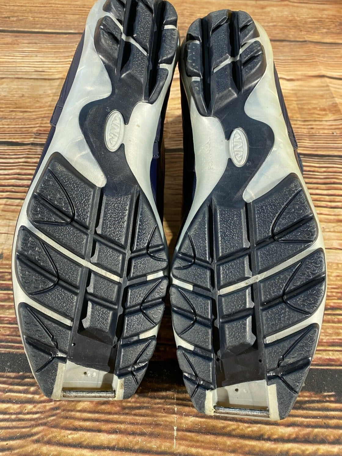 Alpina ST11 Nordic Cross Country Ski Boots Size EU43 US9.5 NNN bindings
