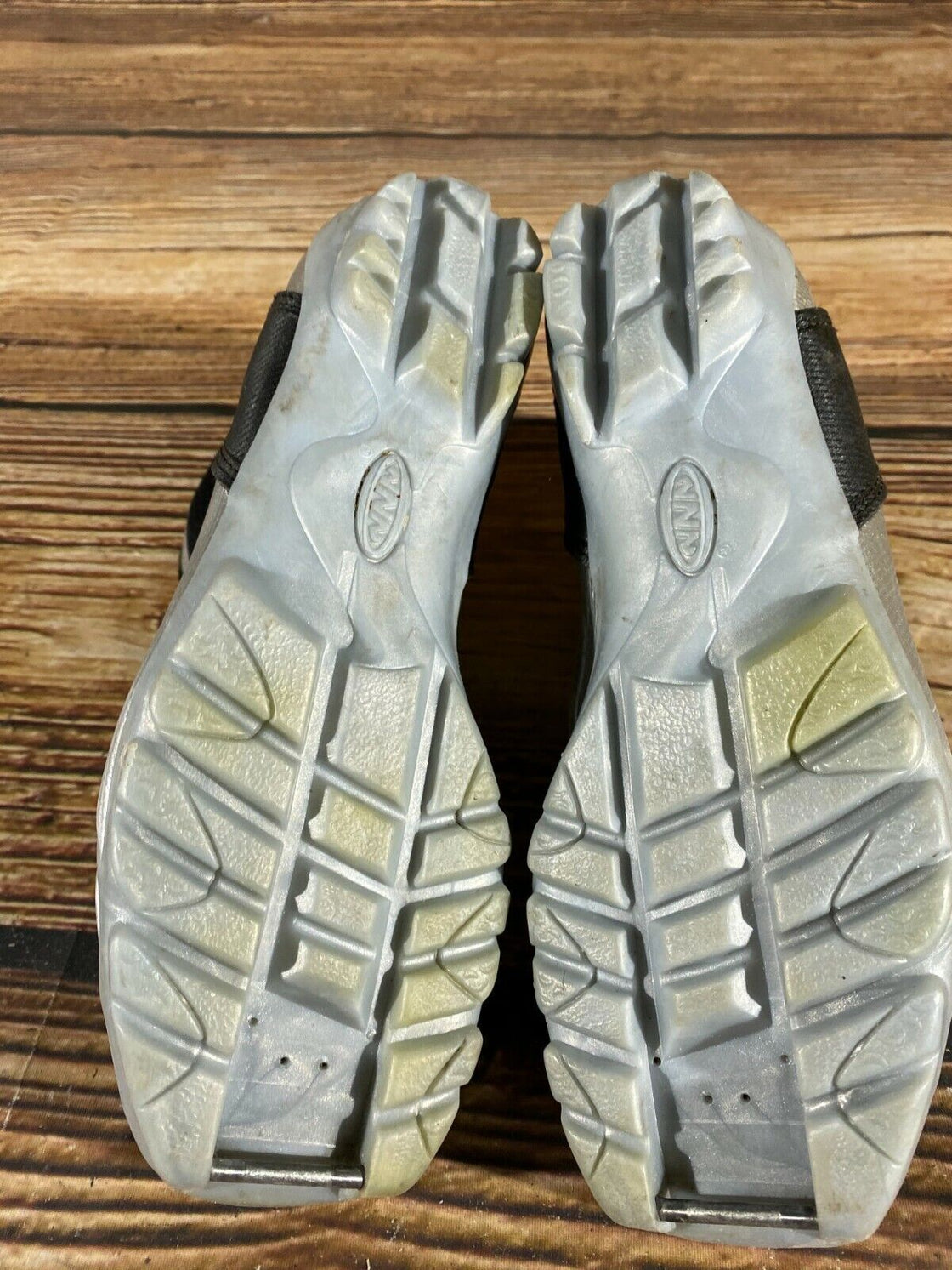 Alpina ST10JR Nordic Cross Country Ski Boots Size EU36 US4.5 NNN bindings 968