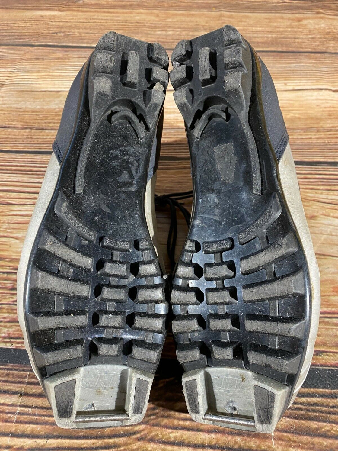 Alpina T10 Nordic Cross Country Ski Boots Size EU40 US7.5 NNN bindings 690