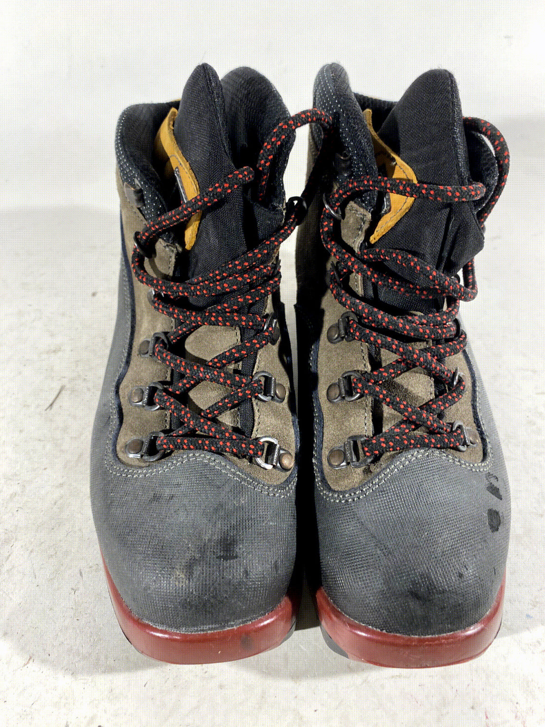 Garmont Touring Back Country Nordic Ski Boots Size EU39 1/2 US6 1/2 NNN BC 184