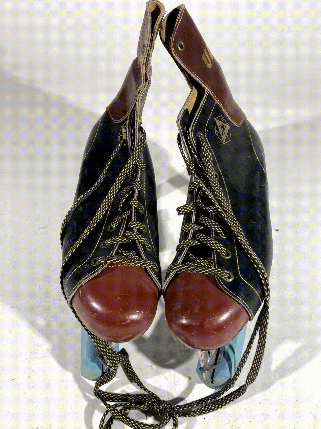 UFA Vintage Retro Skating Ice Skates  Shoes Unisex's Size EU41 US8 Mondo 260