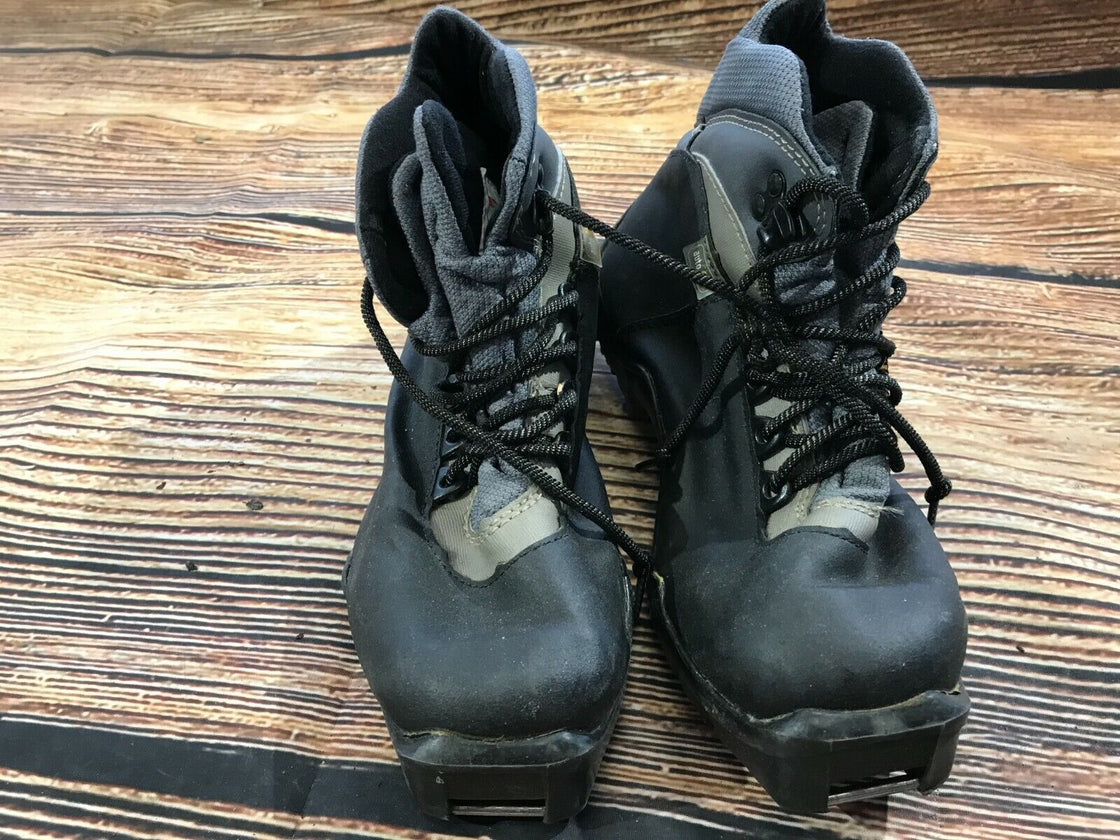 SALOMON Cross Country Ski Boots Size EU38 US6.5 SNS Profil