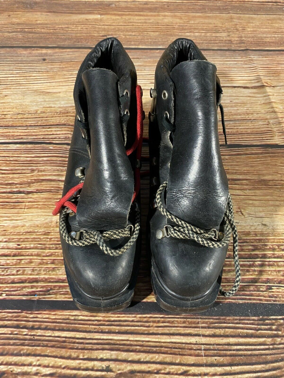 Vintage Alpine Ski Boots EU42, US8.5, UK7.5, Mondo 262 for Cable Bindings