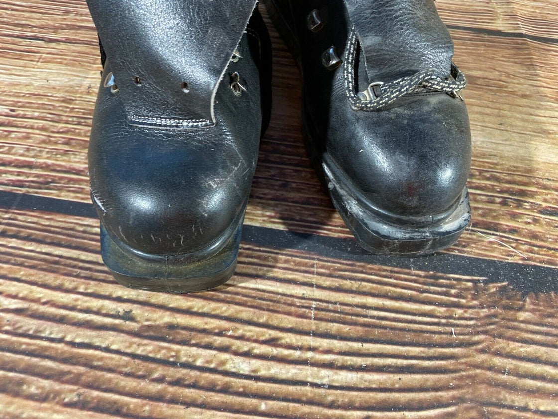 Vintage Alpine Ski Boots Mountain Skiing Shoes EU41 US8 UK7 Mondo 262 KL155