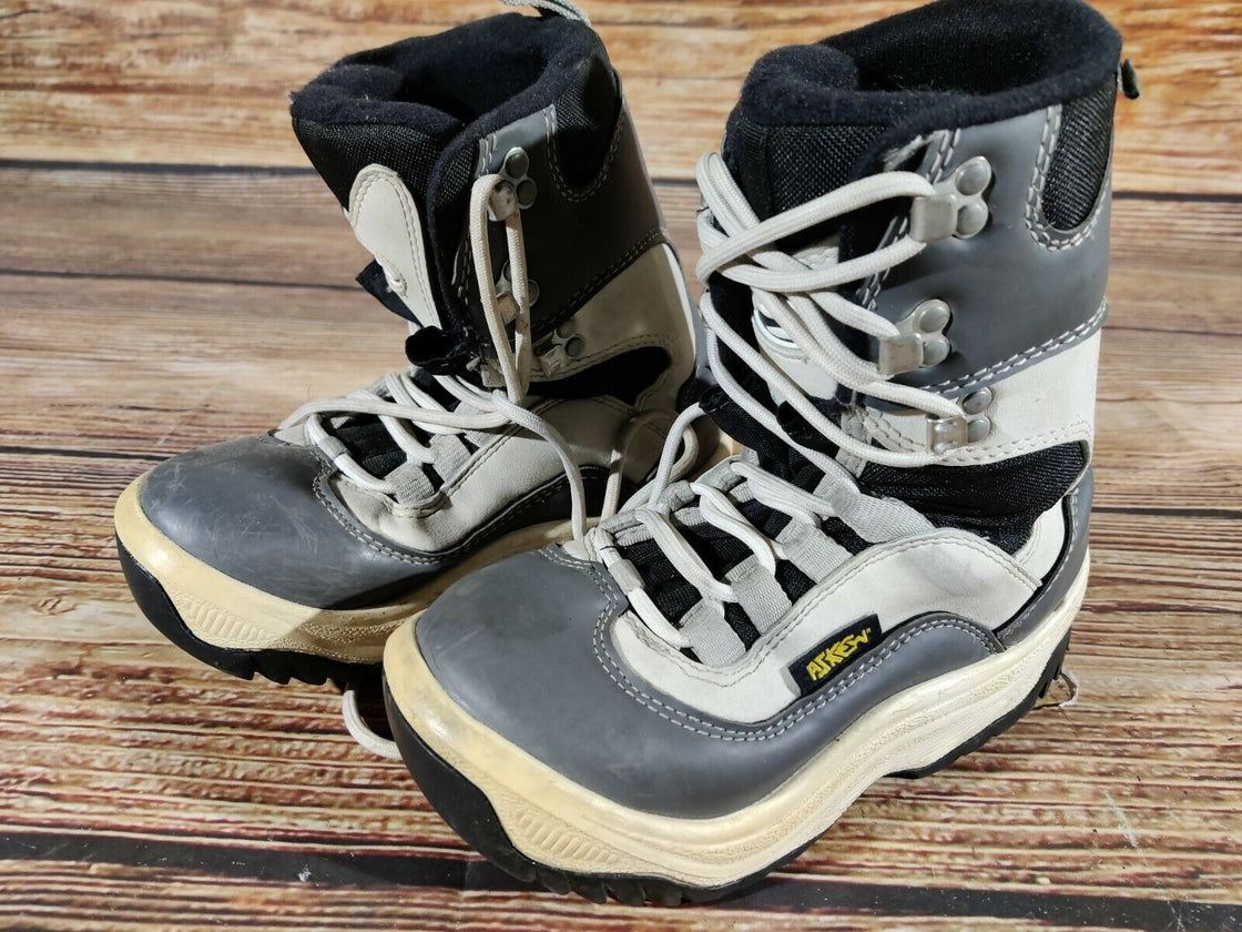 ASKEW Snowboard Boots Youth Kids Size EU35, US3, UK2, Mondo 225 mm C