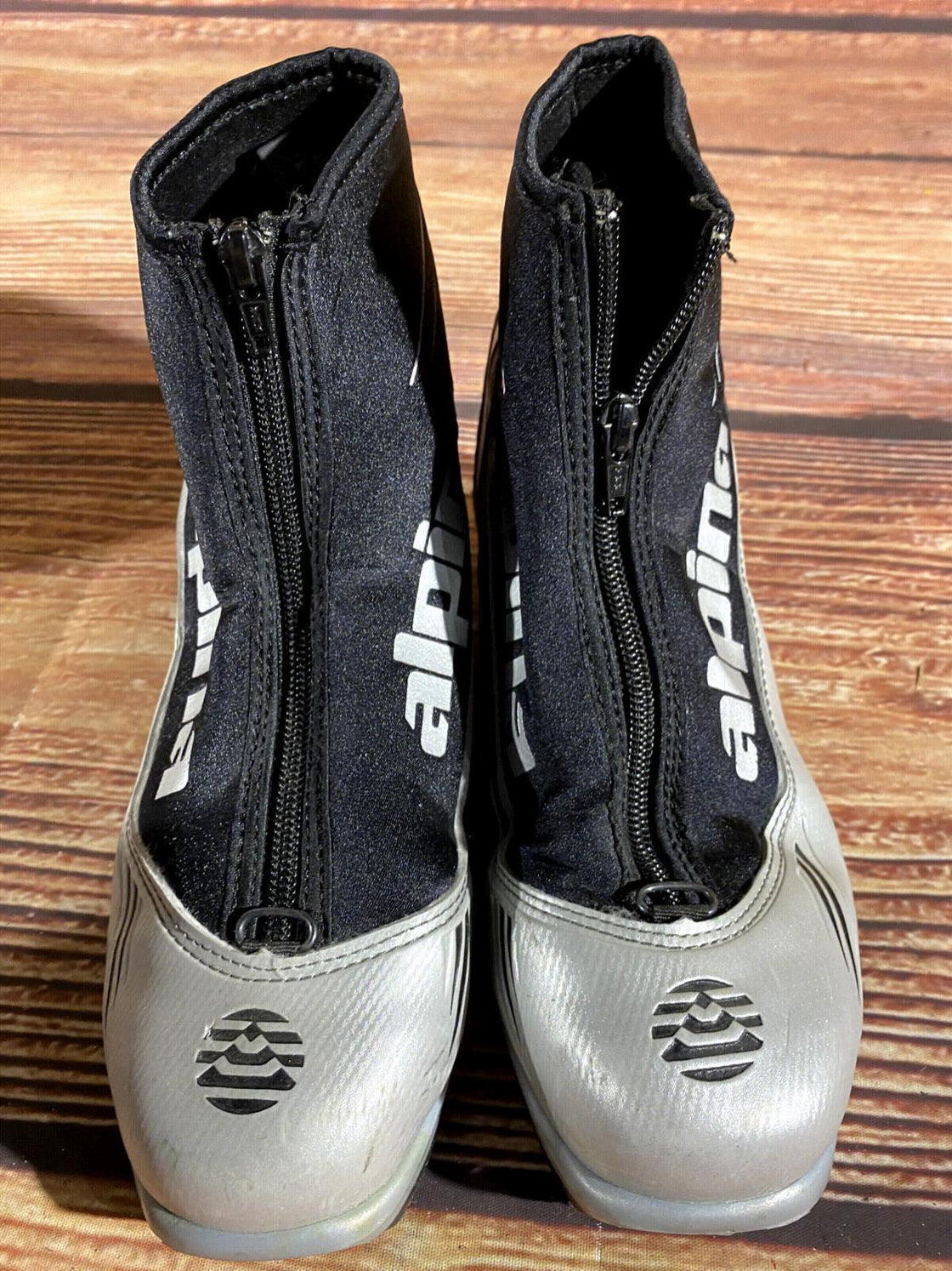 Alpina ST10 Nordic Cross Country Ski Boots Size EU38 US6 for NNN 917