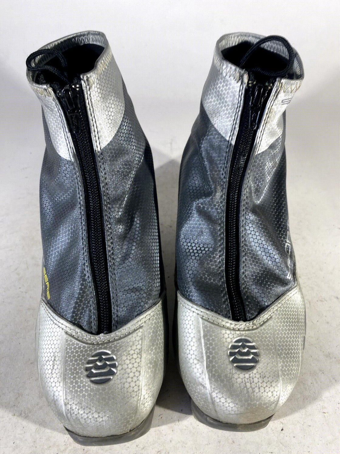 Alpina SR20 Classic Nordic Cross Country Ski Boots Size EU38 US6 for NNN 650
