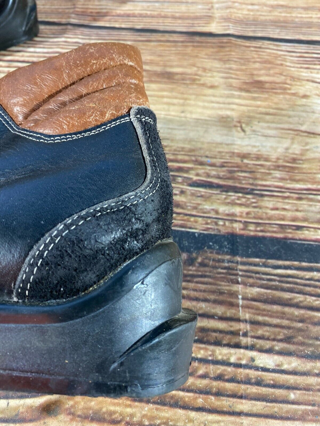 Vintage Alpine Ski Boots Skiing EU38 US5.5 UK5, Mondo 238 Cable Bindings KL156