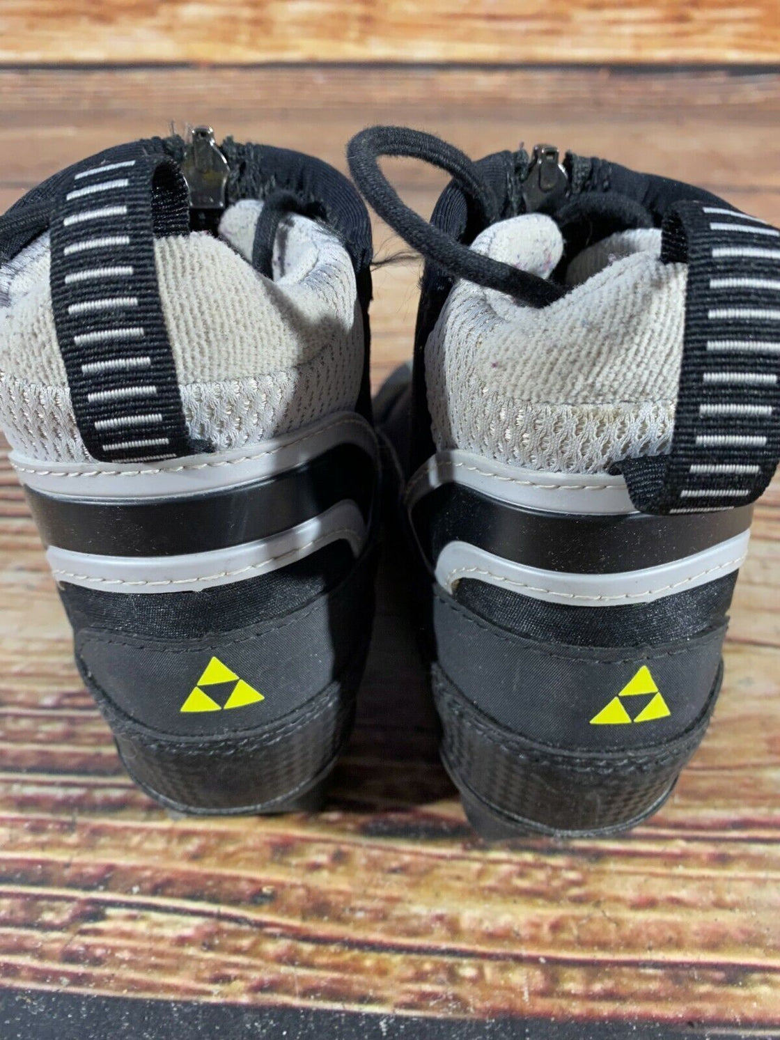 Fischer Ultimate Kids Nordic Cross Country Ski Boots Size EU28 US10.5 NNN F-54