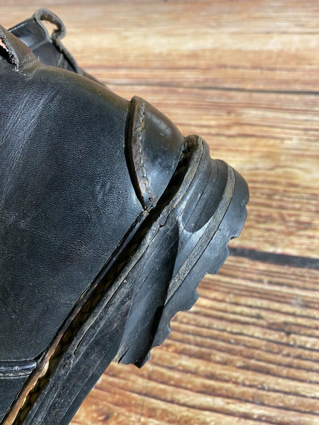 NORDICA Vintage Leather Alpine Ski Boots Cable Binding EU39 US6 Mondo 250 KL133
