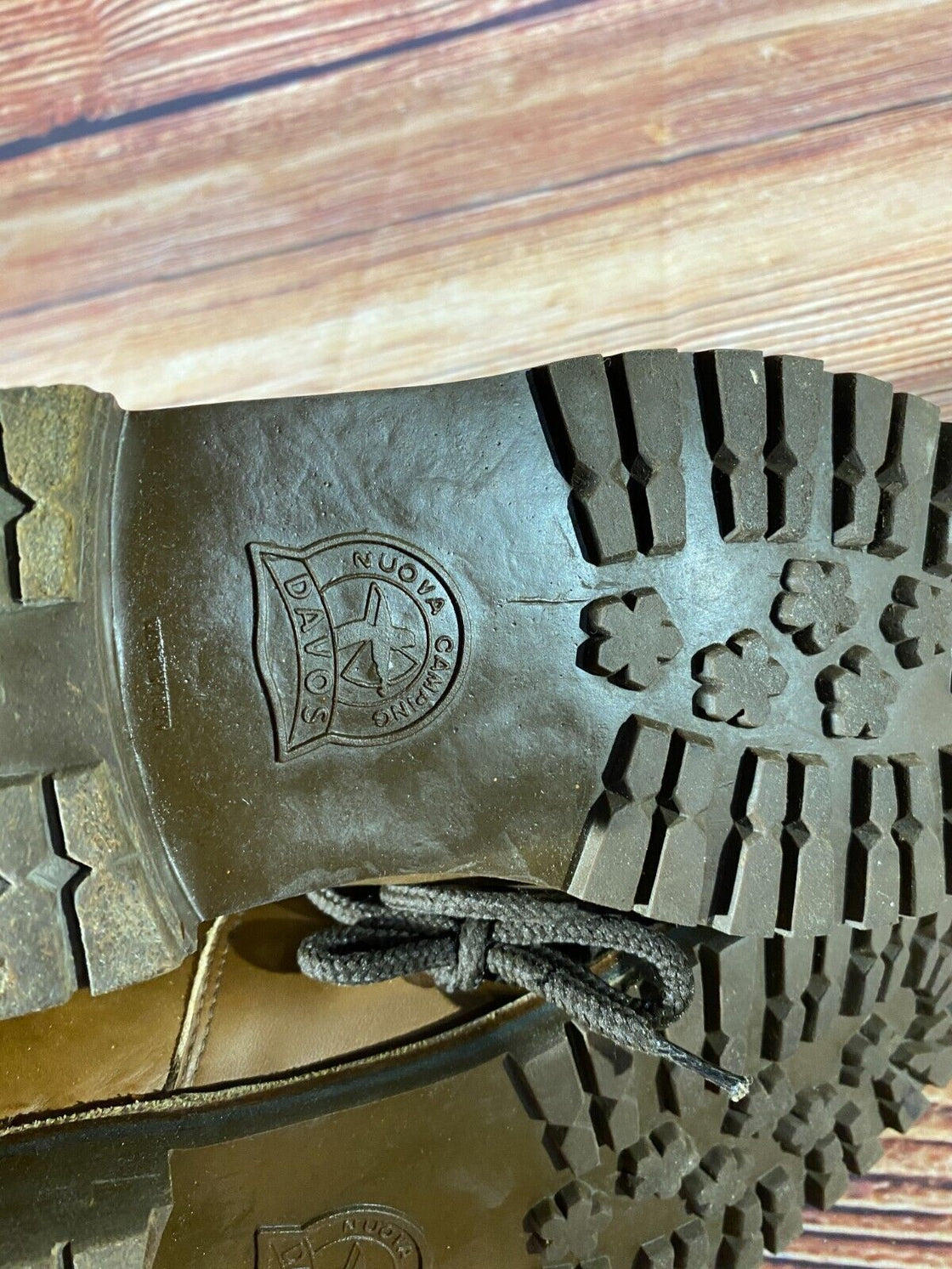 DAVOS Hiking Boots Trekking Trails Leather Shoes Unisex Size EU44, US10, UK9