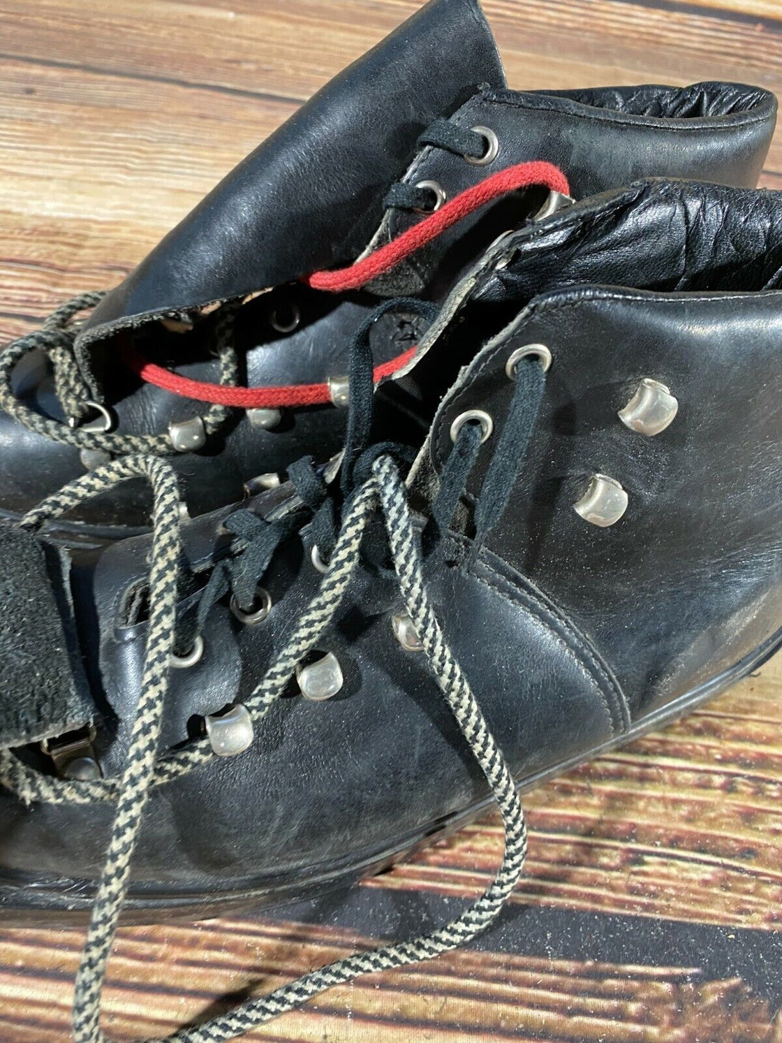 Vintage Alpine Ski Boots EU42, US8.5, UK7.5, Mondo 262 for Cable Bindings