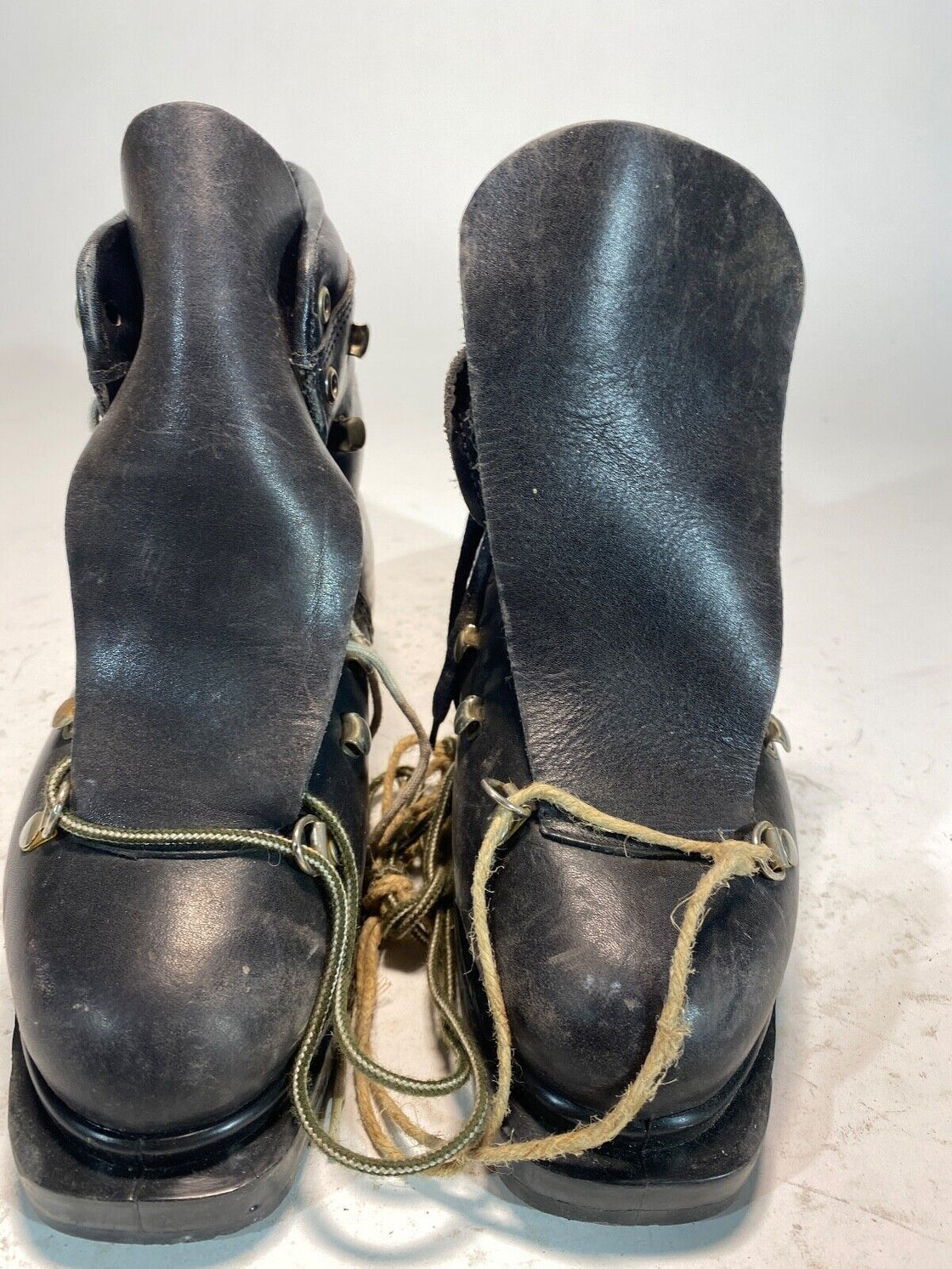 Vintage Alpine Ski Boots Downhill US6, UK5 Mondo 248